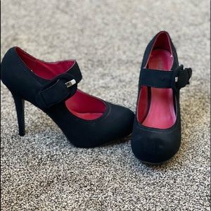 Women’s Black Heels